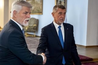 Naschvál ANO a Motoristů, míní politolog o vynechání schůzky na Hradě - Novinky